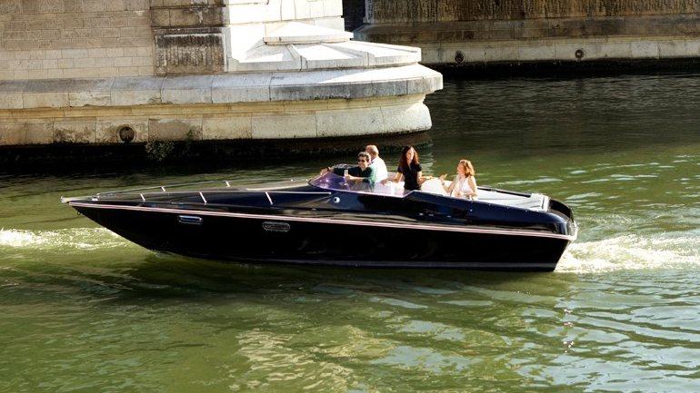 H Renault παρουσίασε και ηλεκτρικό σκάφος…